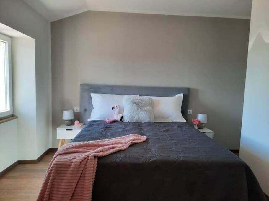 Holiday Home For 8 People, Pool + Sea View Vilanija Kültér fotó
