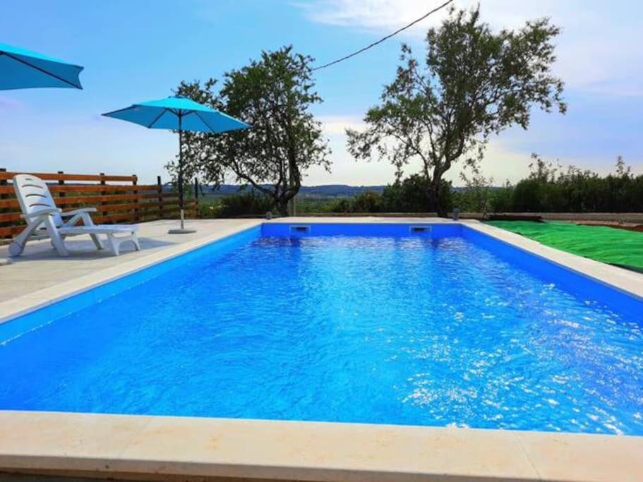 Holiday Home For 8 People, Pool + Sea View Vilanija Kültér fotó
