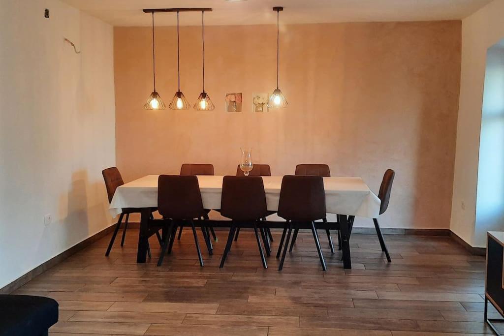 Holiday Home For 8 People, Pool + Sea View Vilanija Kültér fotó