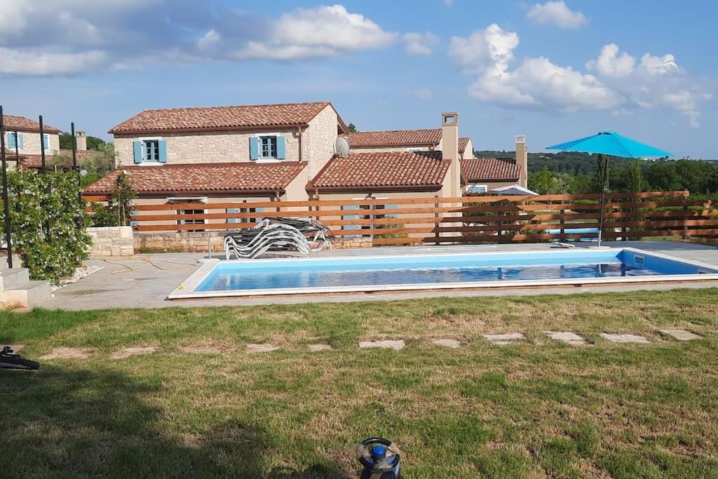 Holiday Home For 8 People, Pool + Sea View Vilanija Kültér fotó